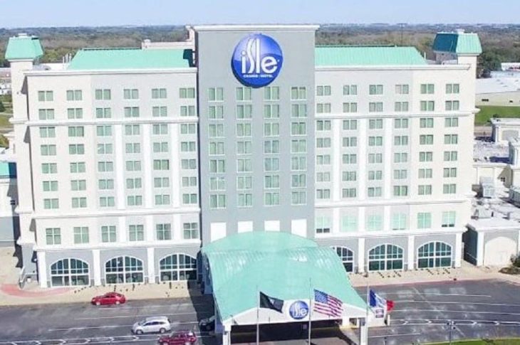 Isle Casino Waterloo Must Pay $1.98M to Customer Beaten for Taking Rewards Card