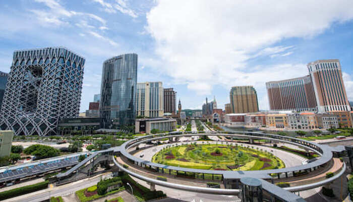 Macau-based casino operators OK with larger debt maturities in 2025