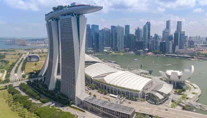 S'pore's MBS bans large tour groups from congregating on property